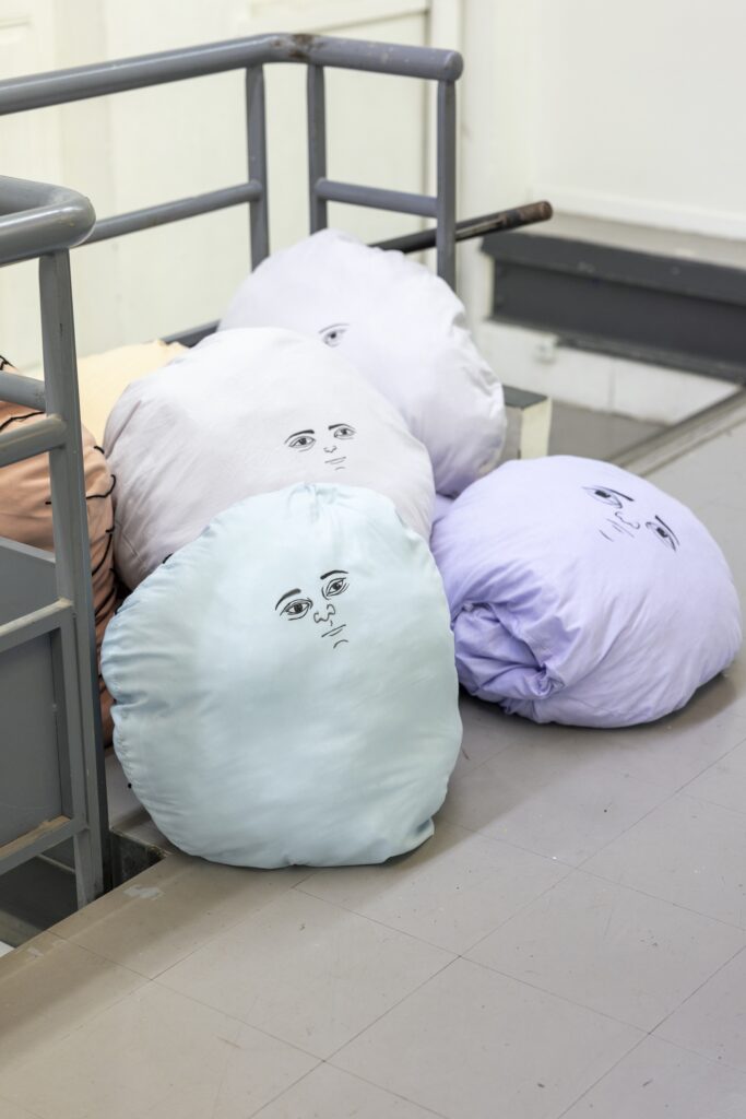 Exposition des artistes diplômé.e.s de l’ISDAT à Lieu-Commun dans le cadre du festival Le Nouveau Printemps. Avec : Milena Meyer, Jean-Michel Poinet, Aria Maillot, Maurane Leder, Lucile Munarriz, Margaux Sahut, Axel Raingeard, Mia FTZ, Morgane Bertran