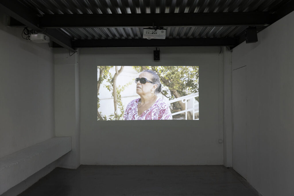 Entre les deux, des chemins. Exposition collective à Lieu-Commun. Air de Midi, réseau art contemporain en Occitanie, Documents d'Artistes Occitanie, Lieu-Commun, artist-run space et Le Nouveau Printemps s'associent pour une exposition inédite. En écho